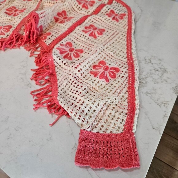 NWT House of Harlow Crochet Shawl Poncho One Size Sweater Pink Bow Fringe Boho - Picture 5 of 10